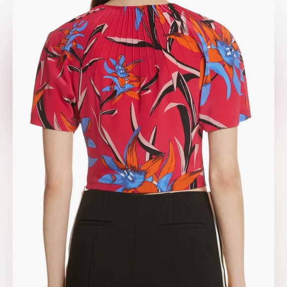 DVF Pin Tuck Crop Top size small NWT - Picture 4 of 6